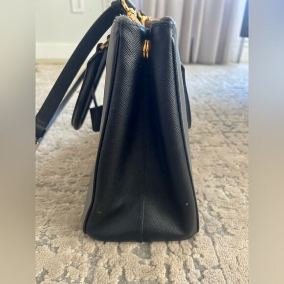 Authentic Prada Saffiano Two Tone Leather Tote - Picture 4 of 15